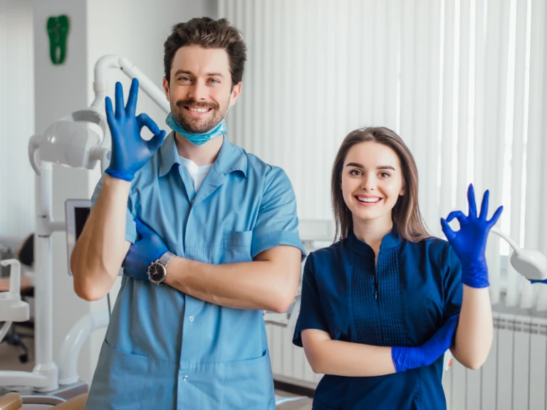 quan-li-nhan-su-nha-khoa