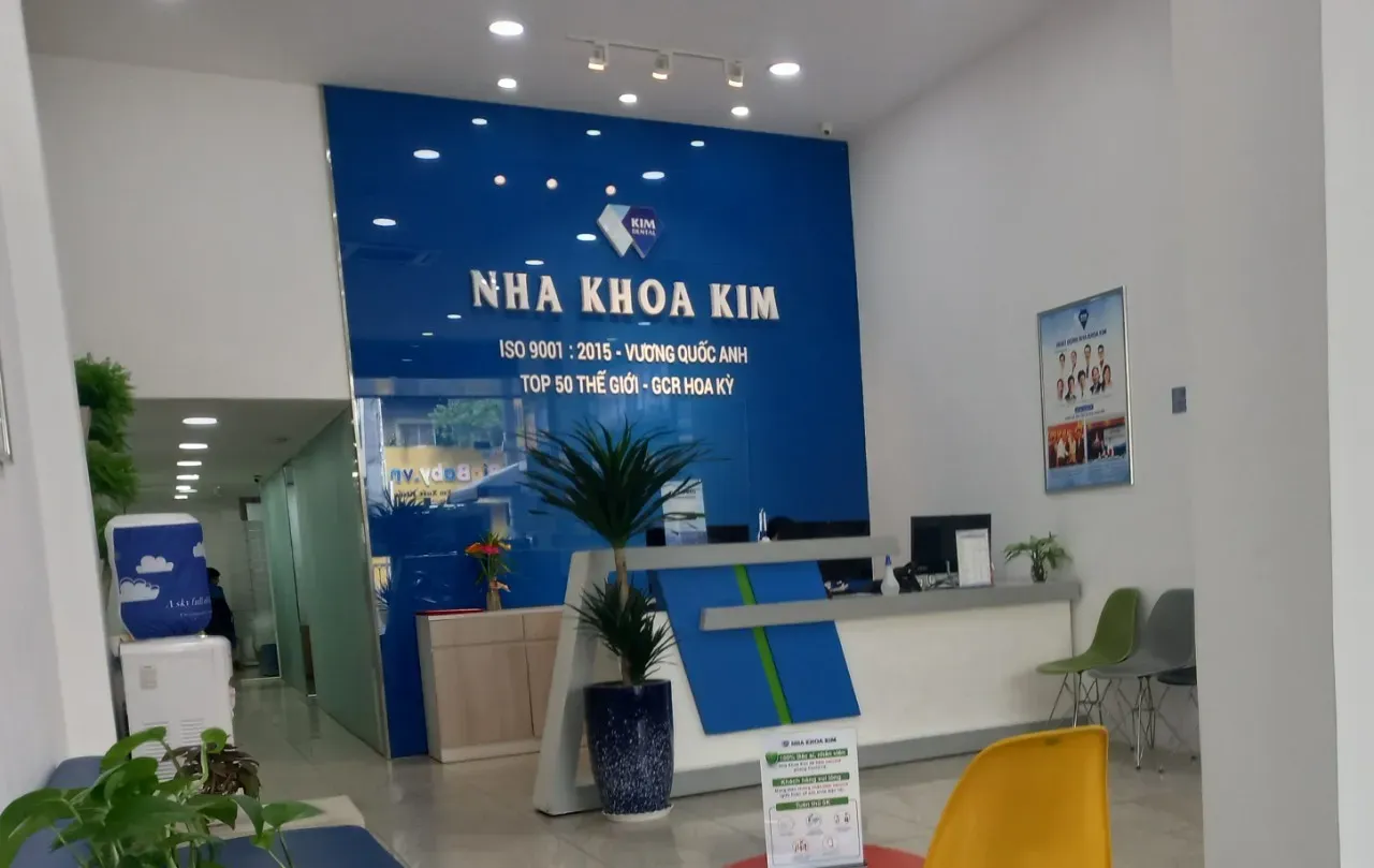 trồng răng implant