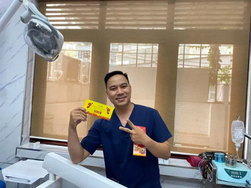 Bác sĩ Nguyễn Nam – Nha khoa Kan, Tp. HCM rút được lì xì 500$