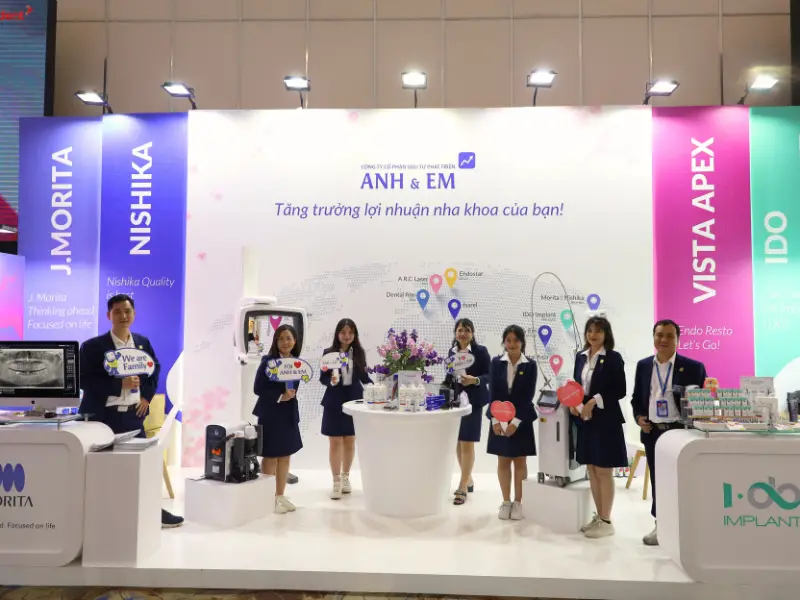 Anh & Em - Hội nghị triển lãm tháng 4