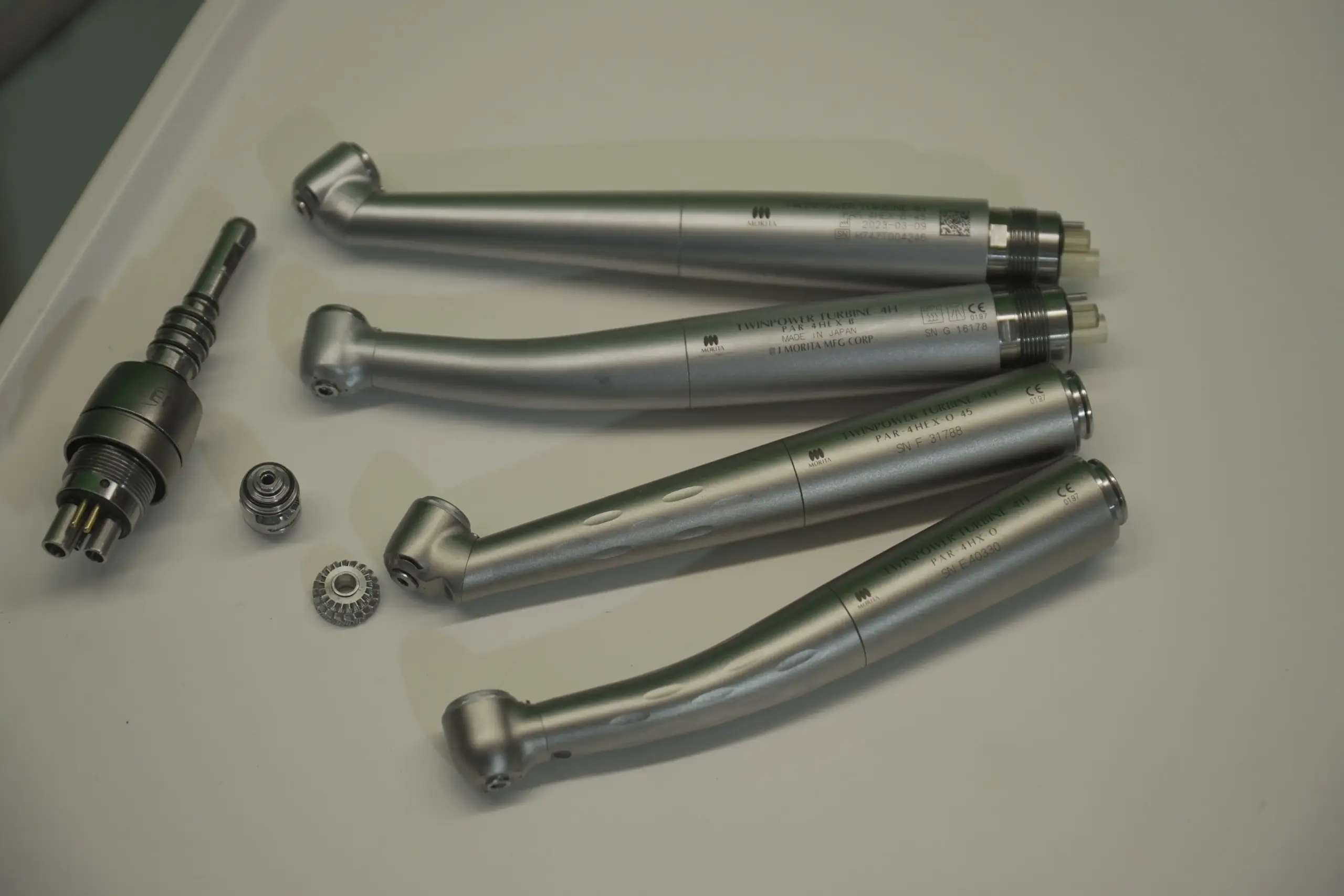 Mài cùi răng sứ hoàn hảo: bí mật turbine kép của tay khoan Morita basic