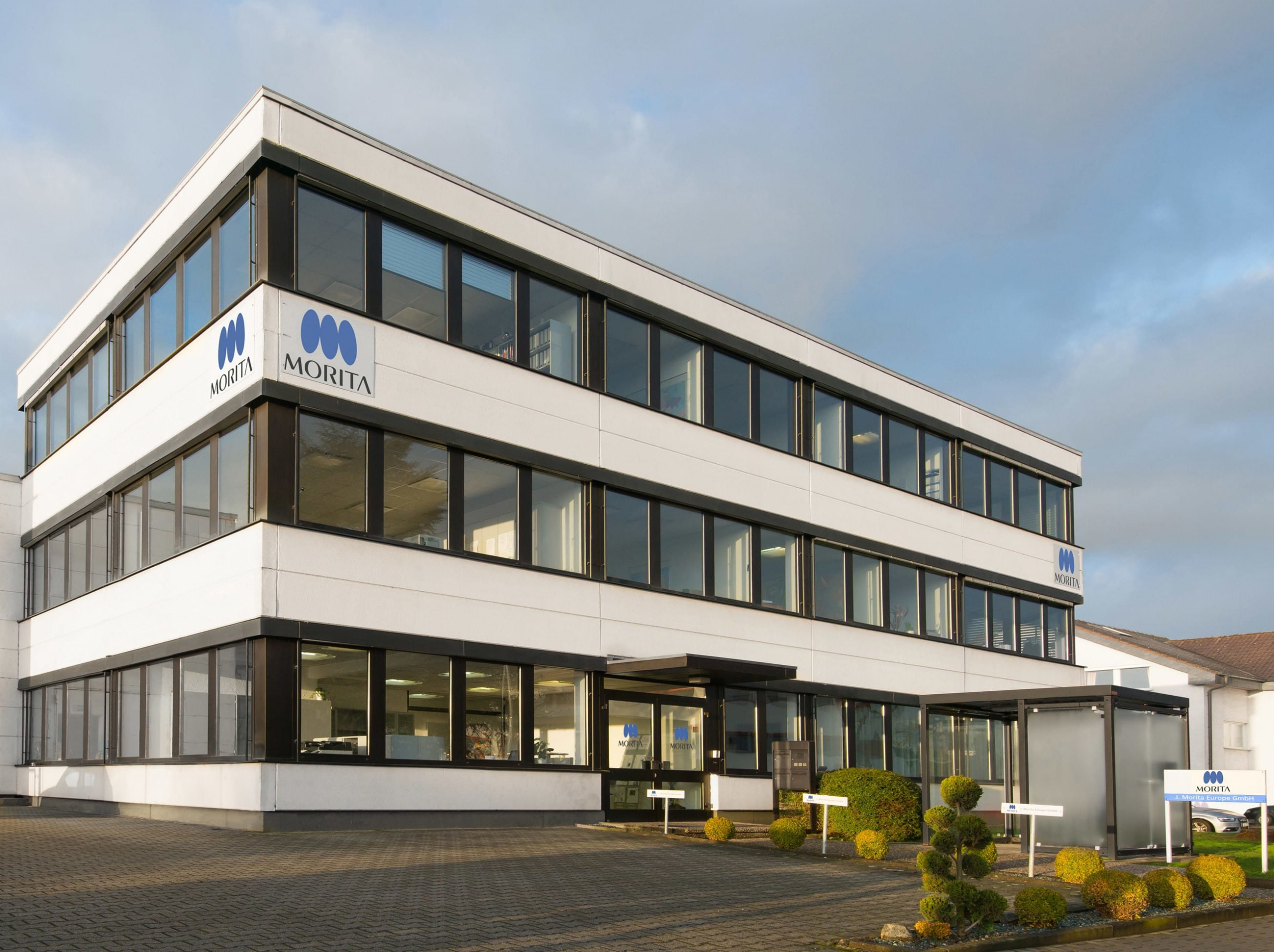 Hành trình 17 năm nâng tầm nha khoa Việt: Sự kết hợp giữa tinh hoa J.Morita và bản lĩnh chuyên gia Anh & Em