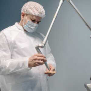 Phẫu thuật laser nha khoa: ứng dụng, kỹ thuật và lợi ích lâm sàng | ANH & EM