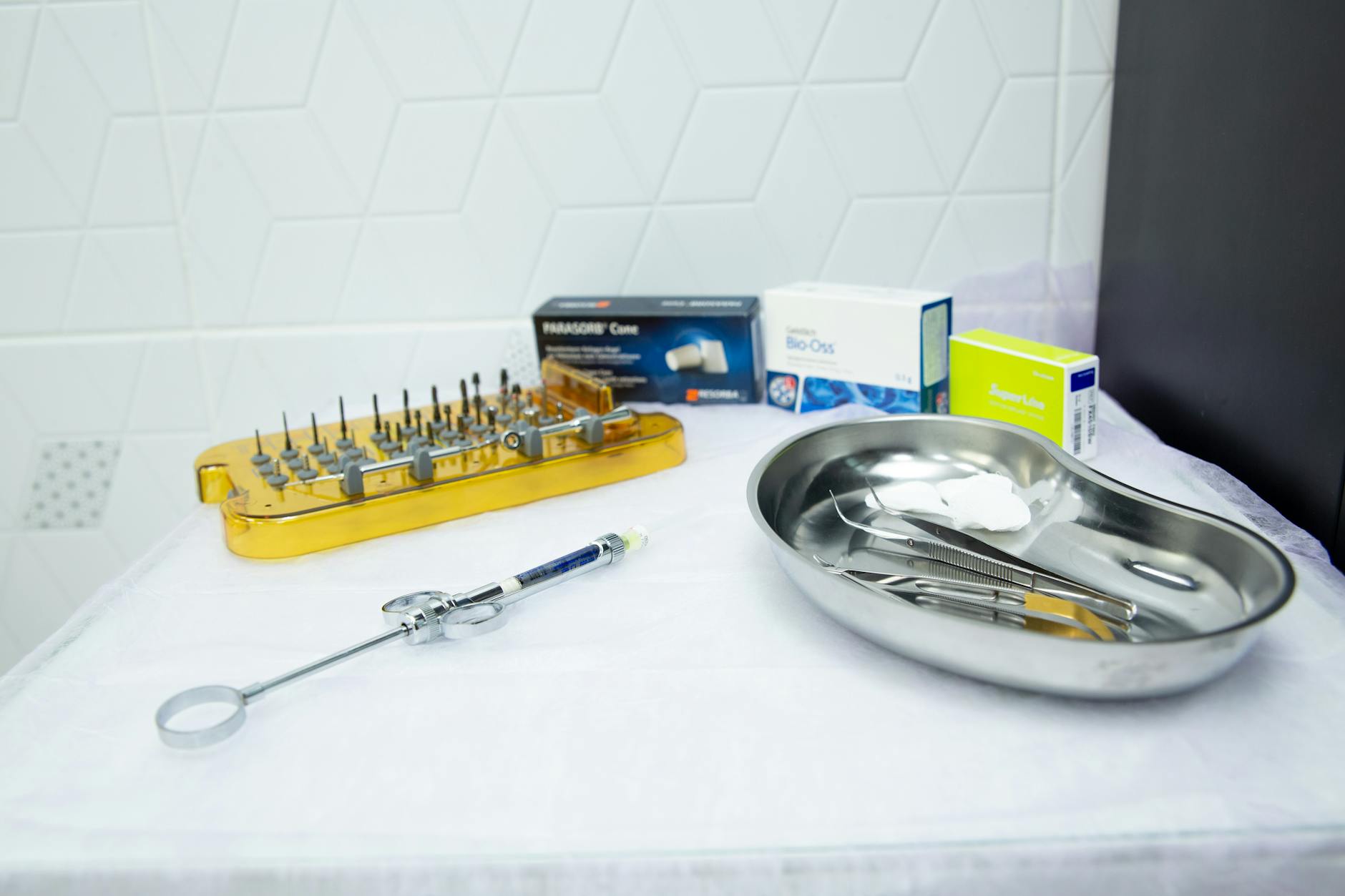 Theo dõi lành thương sau đặt implant