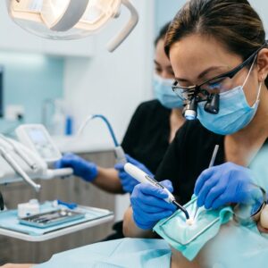 Kỹ thuật nâng mào ngà DME: giải pháp bảo tồn cho bờ cổ răng dưới nướu