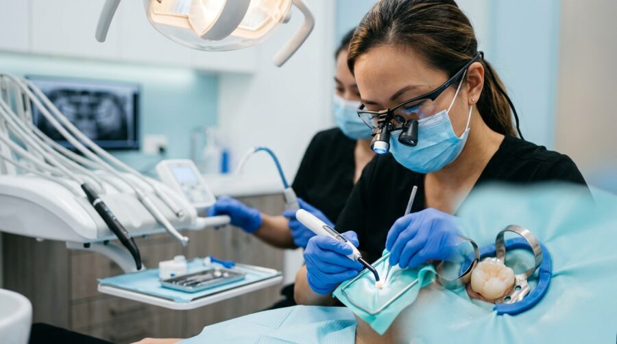 Kỹ thuật nâng mào ngà DME: giải pháp bảo tồn cho bờ cổ răng dưới nướu